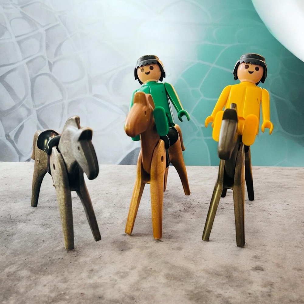 LOT - 5 PLAYMOBIL 3 HORSES - 1974 with 2 figures